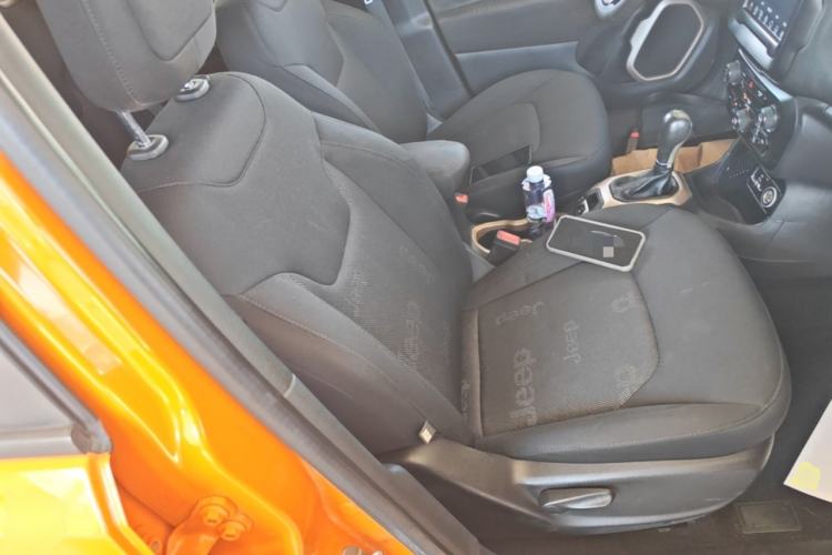 Used Jeep Renegade 2018 Connected Large Screen Version 180T Automatic High-Energy Edition Right Front Seat
