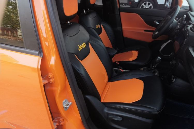 Used Jeep Renegade 2018 Connected Large Screen Version 180T Automatic High-Energy Edition Right Front Seat