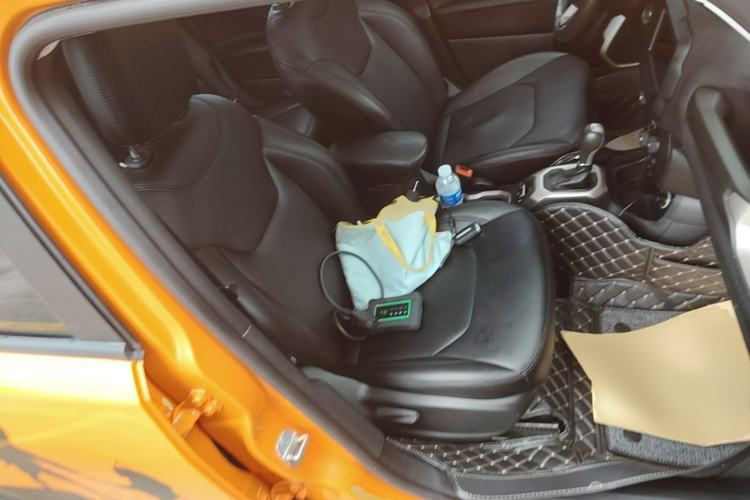 Used Jeep Renegade 2018 Connected Large Screen Version 180T Automatic Jingneng Version Right Front Seat