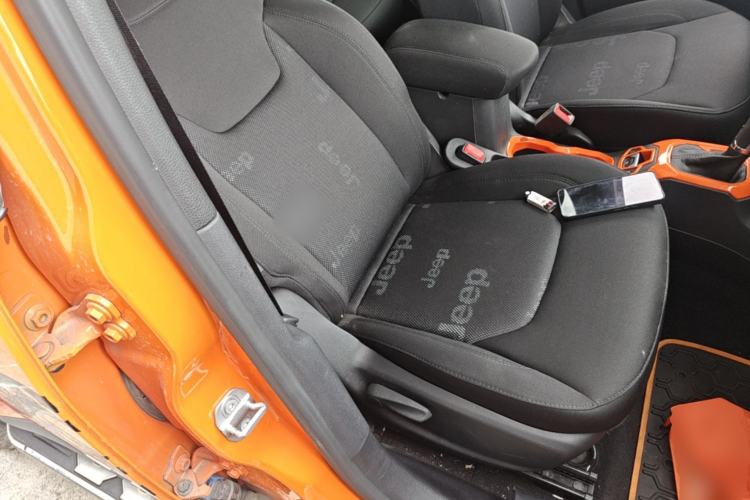 Used Jeep Renegade 2018 Connected Large Screen Version 180T Automatic High-Energy Edition Right Front Seat
