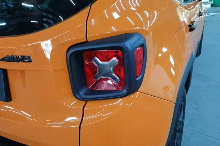 Used Jeep Renegade 2018 Connected Large Screen Version 180TS Automatic High-Energy Edition Right Rear Taillight