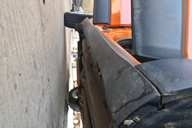 Used Jeep Renegade 2018 Connected Large Screen Version 180T Automatic High-Energy Edition Right Side Sill