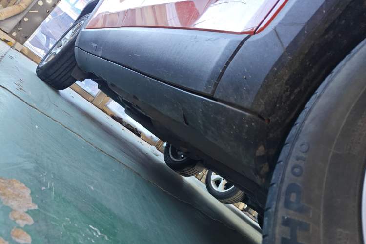 Used Jeep Renegade 2018 Connected Large Screen Version 180T Automatic High-Energy Edition Right Side Sill