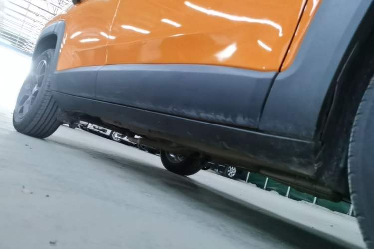 Used Jeep Renegade 2018 Connected Large Screen Version 180TS Automatic High-Energy Edition Right Side Sill