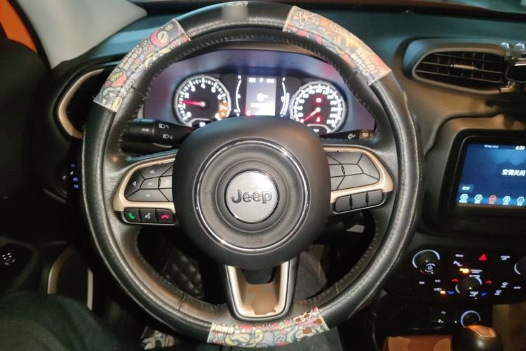 Used Jeep Renegade 2018 Connected Large Screen Version 180T Automatic Jingneng Version Steering Wheel