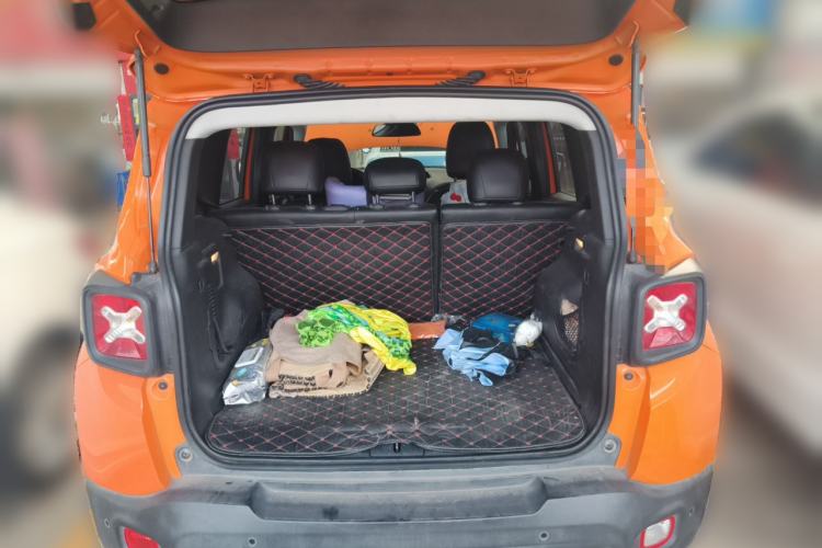 Used Jeep Renegade 2018 Connected Large Screen Version 180T Automatic Jingneng Version Trunk