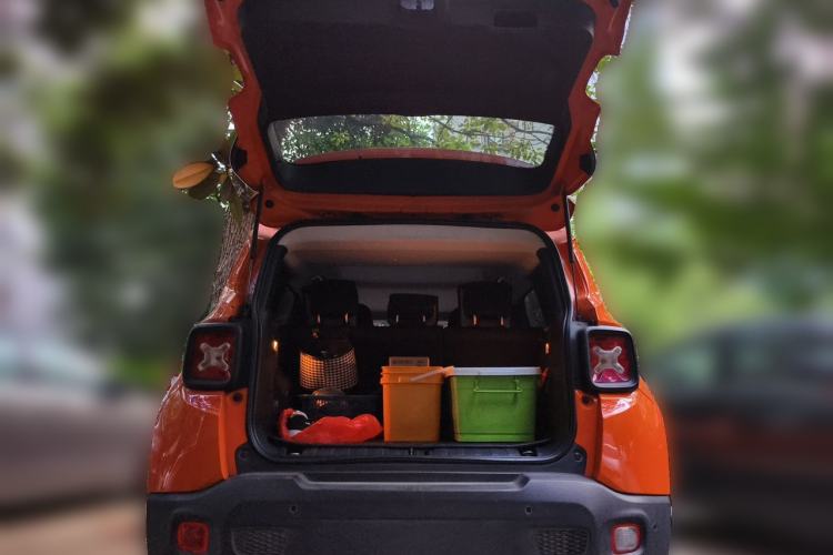 Used Jeep Renegade 2018 Connected Large Screen Version 180T Automatic Jingneng Version Trunk