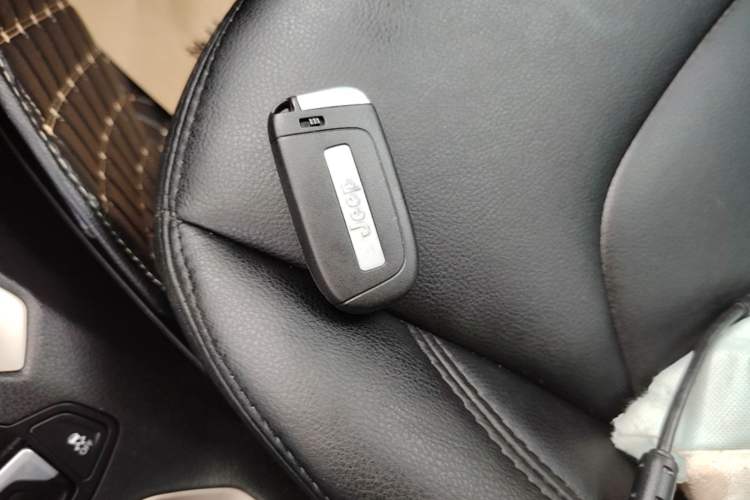 Used Jeep Renegade 2018 Connected Large Screen Version 180T Automatic Jingneng Version Vehicle Key