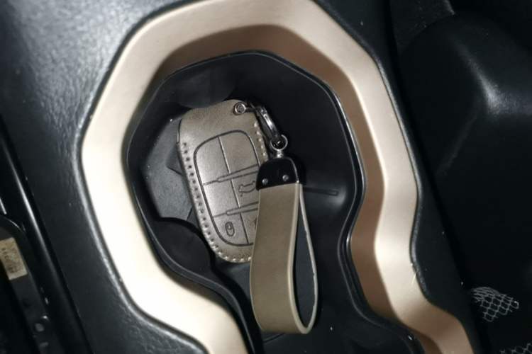 Used Jeep Renegade 2018 Connected Large Screen Version 180T Automatic Jingneng Version Vehicle Key
