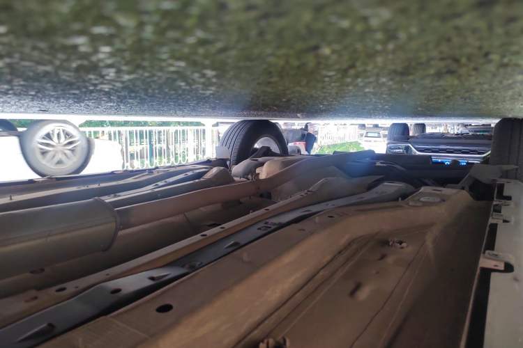 Used Jeep Renegade 2018 Connected Large Screen Version 180T Automatic Jingneng Version Chassis Front Right