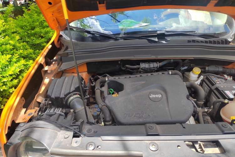 Used Jeep Renegade 2018 Connected Large Screen Version 180T Automatic Jingneng Version Engine Bay Right