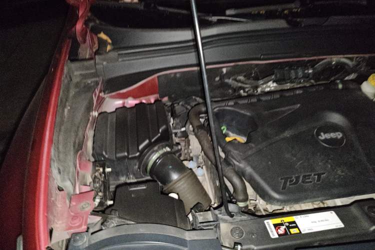 Used Jeep Renegade 2018 Connected Large Screen Version 180T Automatic High-Energy Edition Engine Bay Right
