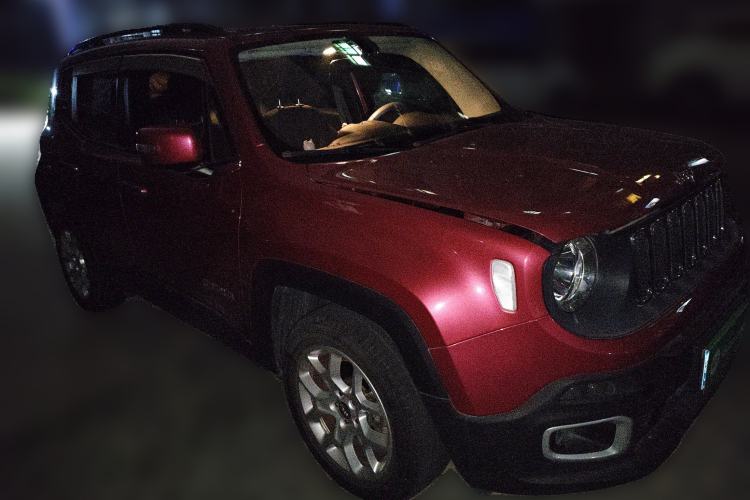 Used Jeep Renegade 2018 Connected Large Screen Version 180T Automatic High-Energy Edition Front Right 45 Deg