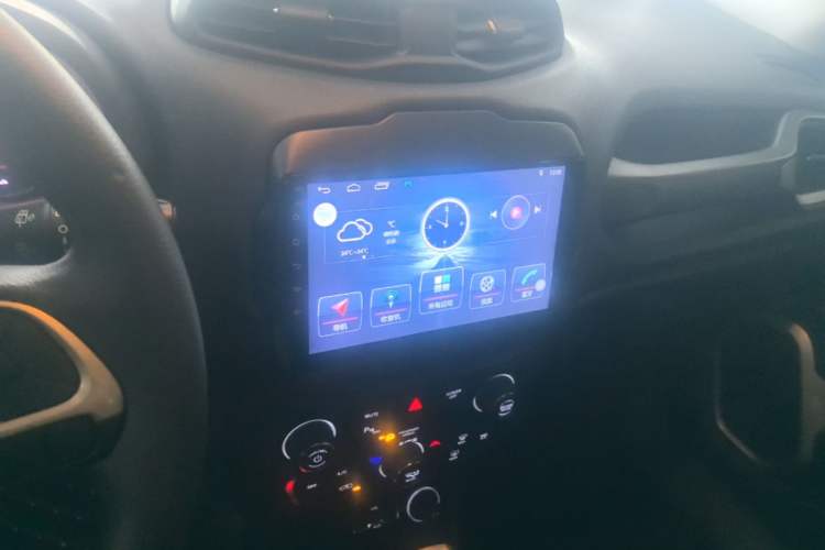 Used Jeep Renegade 2018 Connected Large Screen Version 180T Automatic High-Energy Edition Audio And AC Panel