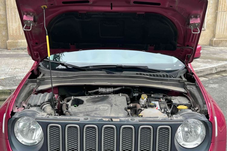 Used Jeep Renegade 2018 Connected Large Screen Version 180T Automatic Jingneng Version Engine Bay