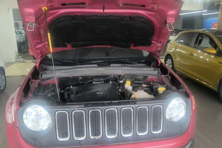 Used Jeep Renegade 2018 Connected Large Screen Version 180T Automatic High-Energy Edition Engine Bay