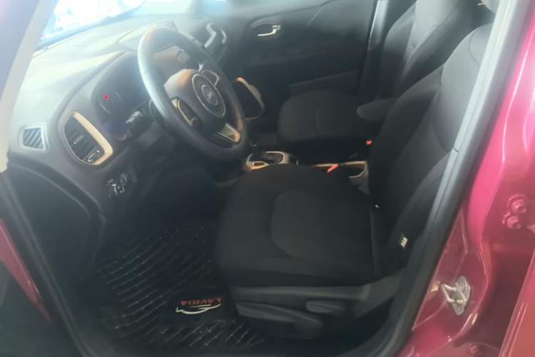 Used Jeep Renegade 2018 Connected Large Screen Version 180T Automatic High-Energy Edition Left Front Seat