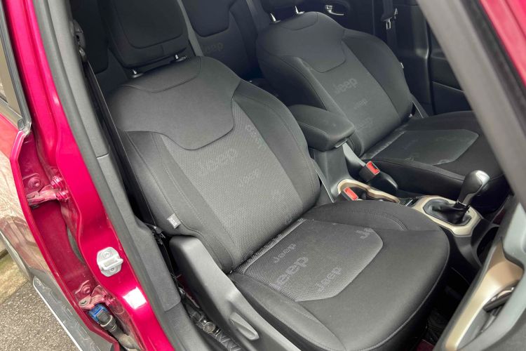 Used Jeep Renegade 2018 Connected Large Screen Version 180T Automatic Jingneng Version Right Front Seat