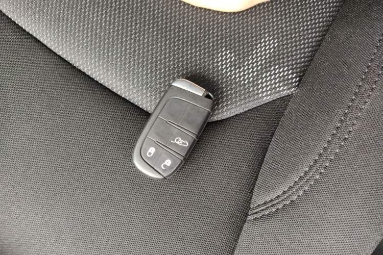 Used Jeep Renegade 2018 Connected Large Screen Version 180T Automatic Jingneng Version Vehicle Key