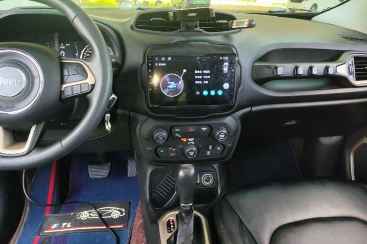 Used Jeep Renegade 2018 Connected Large Screen Version 180T Automatic High-Energy Edition Audio And AC Panel
