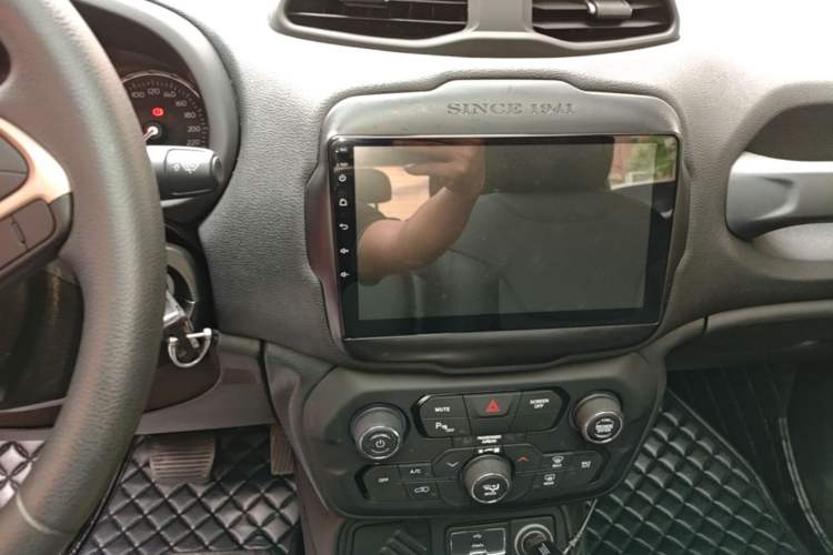 Used Jeep Renegade 2018 Connected Large Screen Version 180T Automatic High-Energy Edition Audio And AC Panel