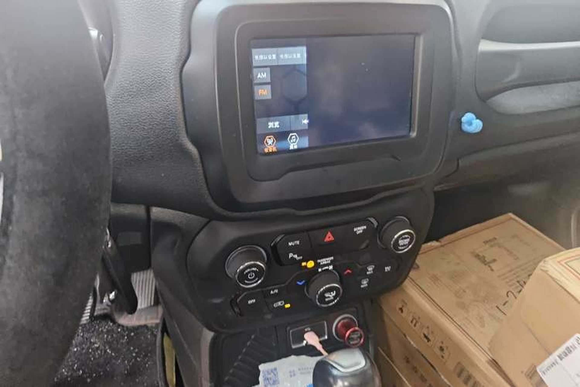 Used Jeep Renegade 2018 Connected Large Screen Version 180T Automatic High-Energy Edition Audio And AC Panel