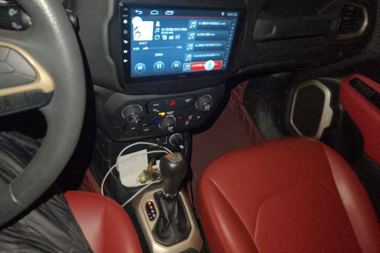 Used Jeep Renegade 2018 Connected Large Screen Version 180T Automatic High-Energy Edition Audio And AC Panel