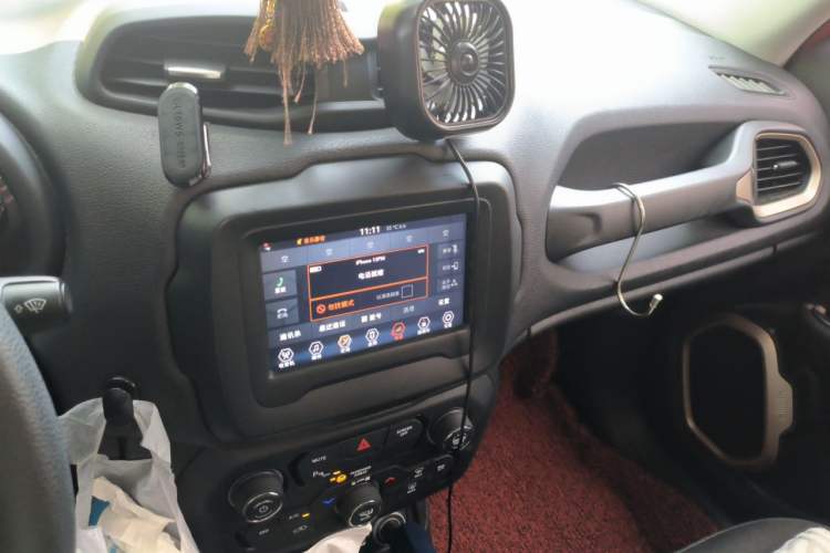 Used Jeep Renegade 2018 Connected Large Screen Version 180T Automatic High-Energy Edition Audio And AC Panel