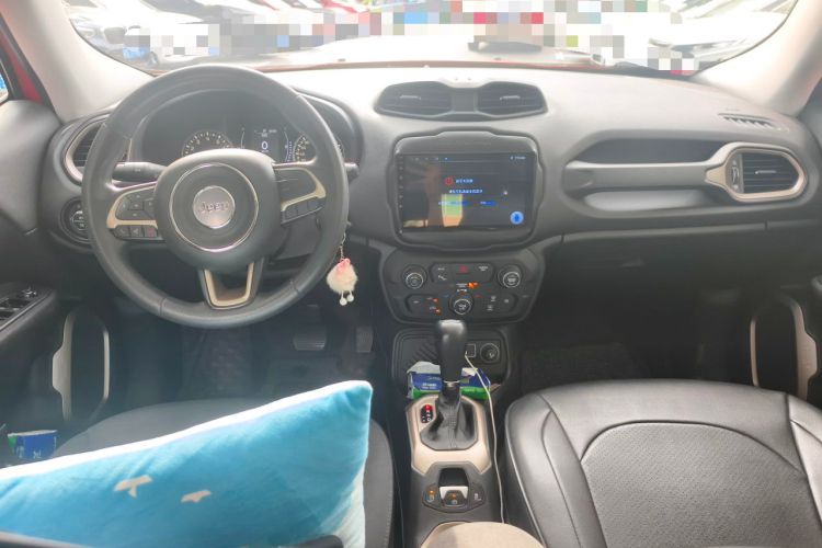 Used Jeep Renegade 2018 Connected Large Screen Version 180T Automatic High-Energy Edition Center Console
