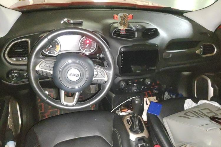 Used Jeep Renegade 2018 Connected Large Screen Version 180T Automatic Smart Version Center Console