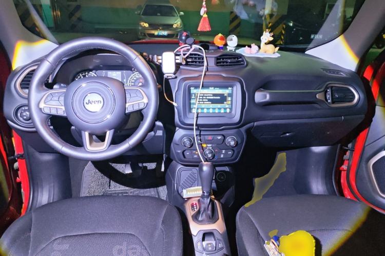 Used Jeep Renegade 2018 Connected Large Screen Version 180TS Automatic High-Energy Edition Center Console