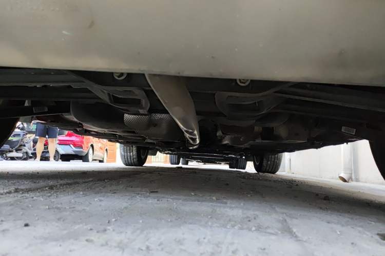 Used Jeep Renegade 2018 Connected Large Screen Version 180T Automatic Jingneng Version Chassis Rear