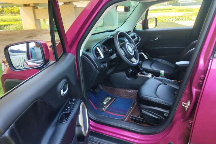 Used Jeep Renegade 2018 Connected Large Screen Version 180T Automatic High-Energy Edition Driver Seat