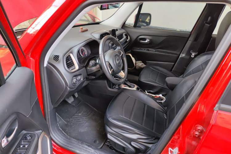 Used Jeep Renegade 2018 Connected Large Screen Version 180T Automatic Jingneng Version Driver Seat