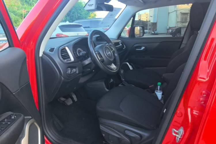 Used Jeep Renegade 2018 Connected Large Screen Version 180T Automatic Jingneng Version Driver Seat