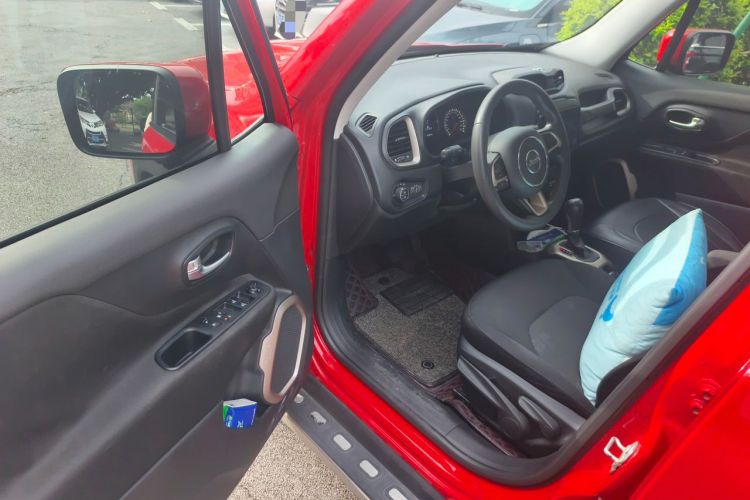 Used Jeep Renegade 2018 Connected Large Screen Version 180T Automatic High-Energy Edition Driver Seat