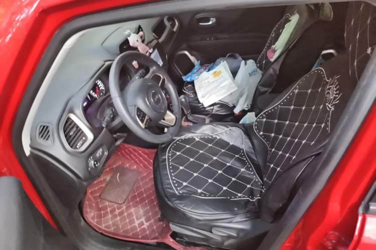 Used Jeep Renegade 2018 Connected Large Screen Version 180T Automatic High-Energy Edition Driver Seat