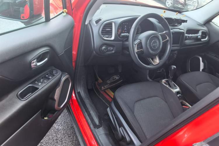 Used Jeep Renegade 2018 Connected Large Screen Version 180T Automatic High-Energy Edition Driver Seat