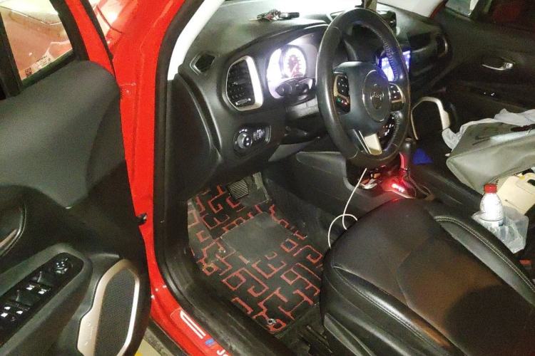 Used Jeep Renegade 2018 Connected Large Screen Version 180T Automatic Smart Version Driver Seat