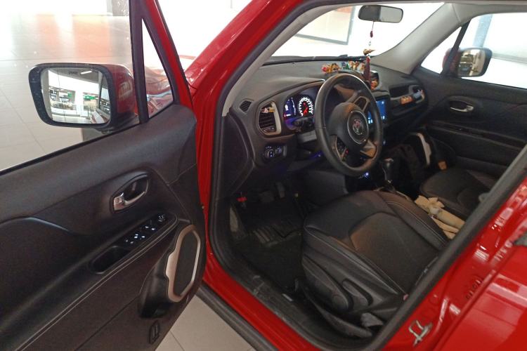 Used Jeep Renegade 2018 Connected Large Screen Version 180T Automatic High-Energy Edition Driver Seat