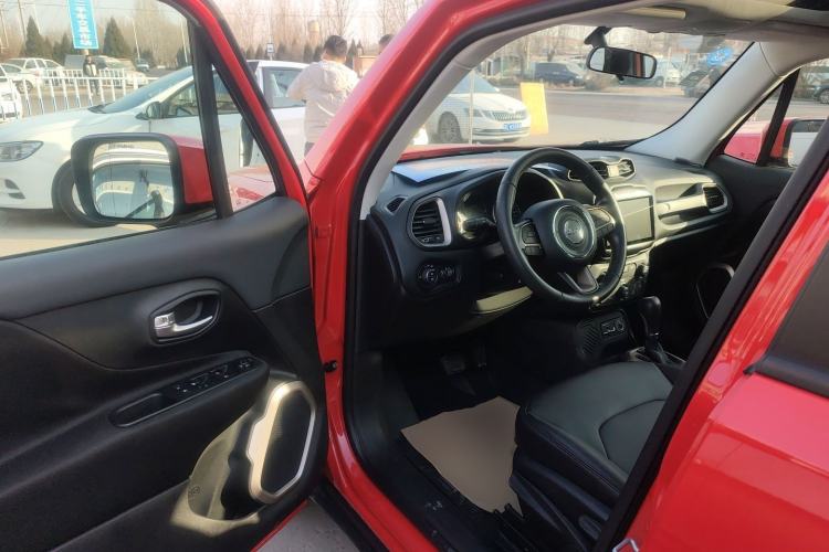 Used Jeep Renegade 2018 Connected Large Screen Version 180T Automatic High-Energy Edition Driver Seat