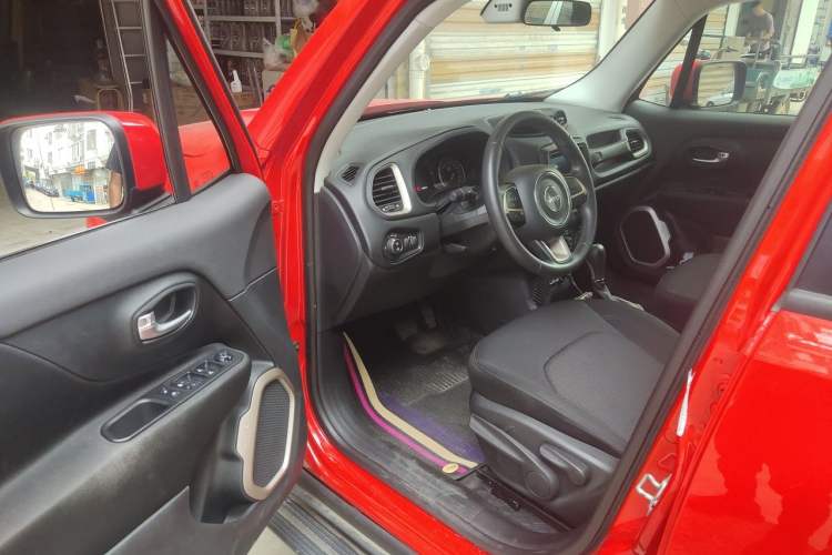 Used Jeep Renegade 2018 Connected Large Screen Version 180T Automatic Jingneng Version Driver Seat