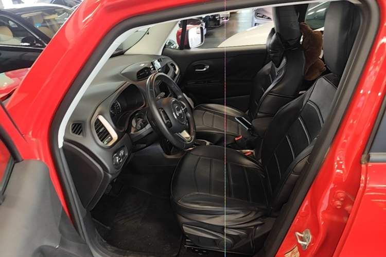 Used Jeep Renegade 2018 Connected Large Screen Version 180T Automatic Jingneng Version Driver Seat
