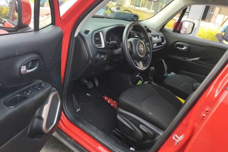 Used Jeep Renegade 2018 Connected Large Screen Version 180T Automatic Jingneng Version Driver Seat