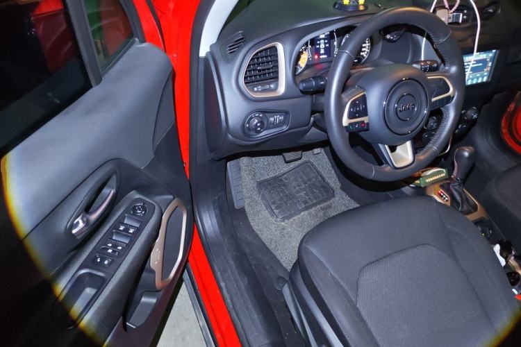 Used Jeep Renegade 2018 Connected Large Screen Version 180TS Automatic High-Energy Edition Driver Seat