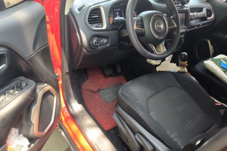 Used Jeep Renegade 2018 Connected Large Screen Version 180T Automatic High-Energy Edition Driver Seat