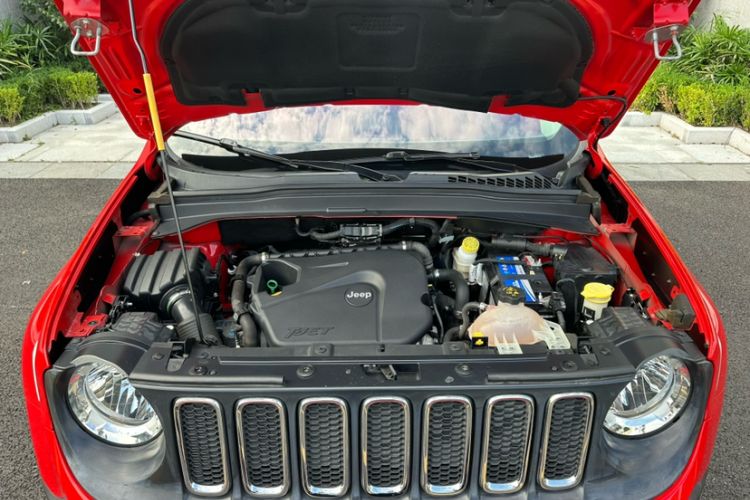 Used Jeep Renegade 2018 Connected Large Screen Version 180T Automatic High-Energy Edition Engine Bay