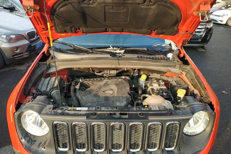 Used Jeep Renegade 2018 Connected Large Screen Version 180T Automatic Jingneng Version Engine Bay