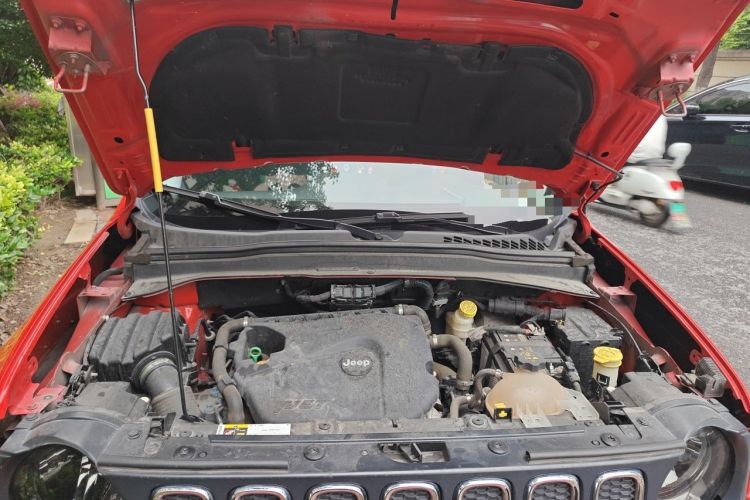 Used Jeep Renegade 2018 Connected Large Screen Version 180T Automatic High-Energy Edition Engine Bay
