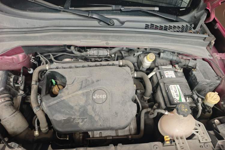Used Jeep Renegade 2018 Connected Large Screen Version 180T Automatic High-Energy Edition Engine Bay